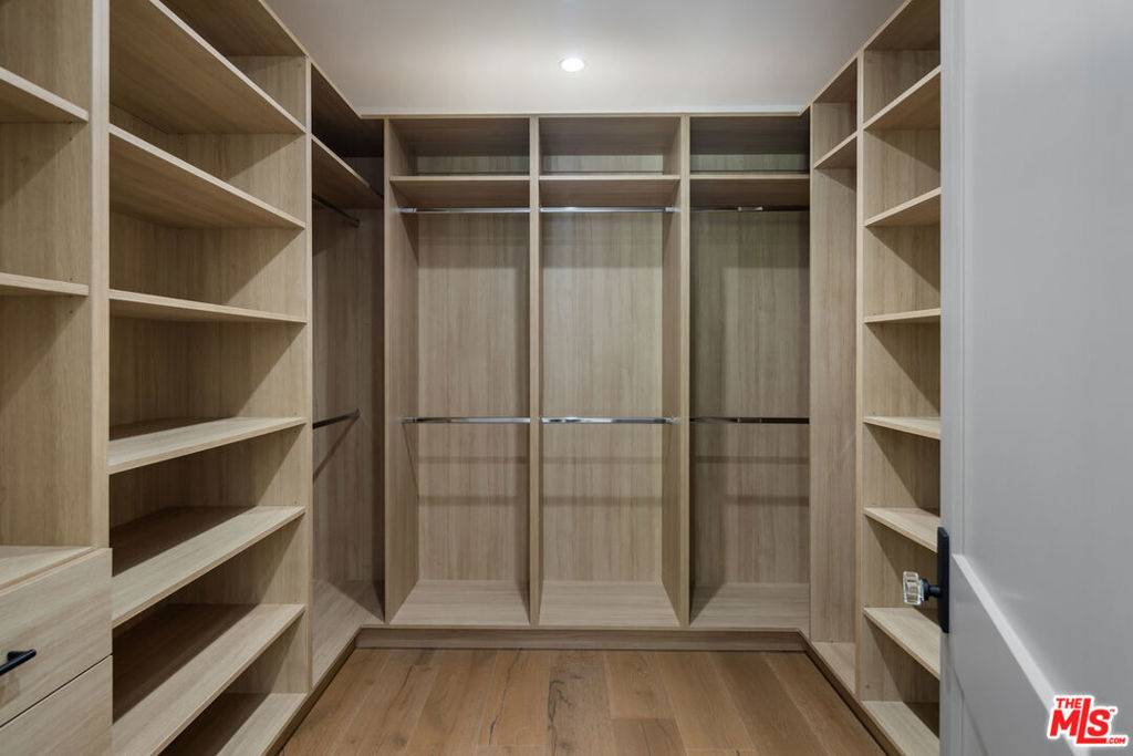 1534 N Beverly DR, Beverly Hills, CA 90210