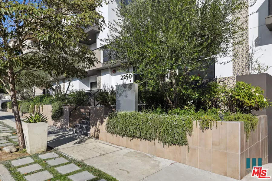 2250 Fox Hills #ph3, Los Angeles, CA 90064