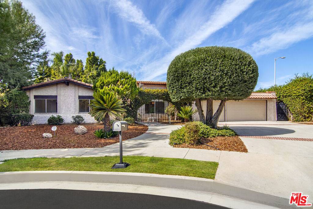 Northridge, CA 91324,9853 Melvin AVE