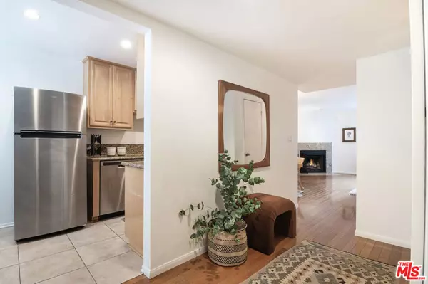 Santa Monica, CA 90405,2337 Oak ST #5