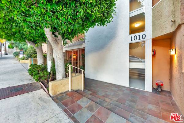 West Hollywood, CA 90069,1010 Hammond ST #402