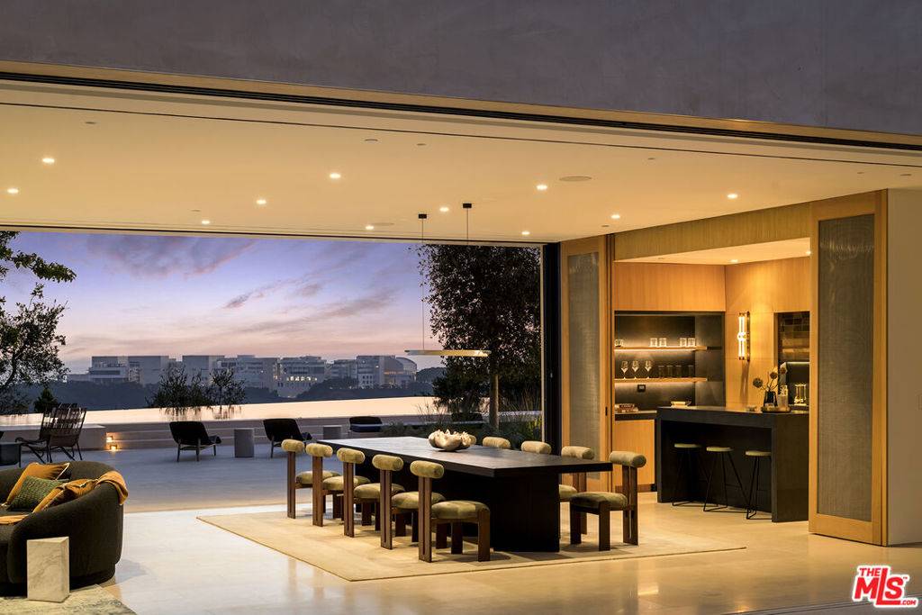 1001 Linda Flora DR, Los Angeles, CA 90049