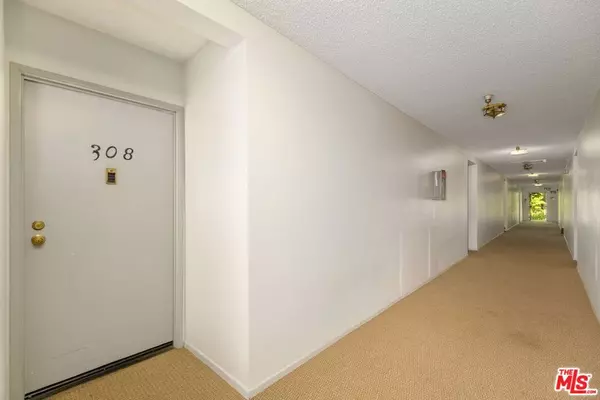 Pacific Palisades, CA 90272,501 Palisades DR #308