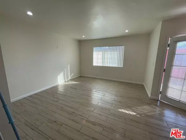 Panorama City, CA 91402,8816 Tobias AVE #6