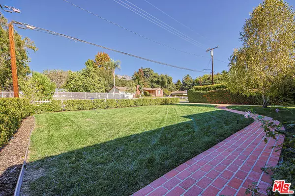 Altadena, CA 91001,328 E Calaveras ST