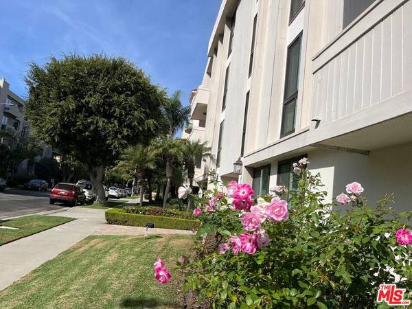 1550 Greenfield AVE #203, Los Angeles, CA 90025