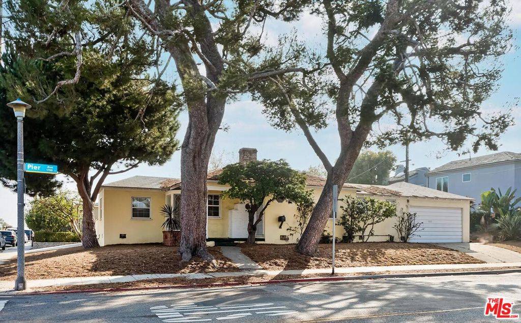 Santa Monica, CA 90405,3002 18th ST