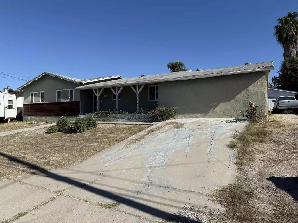 Spring Valley, CA 91977,633 Kempton St