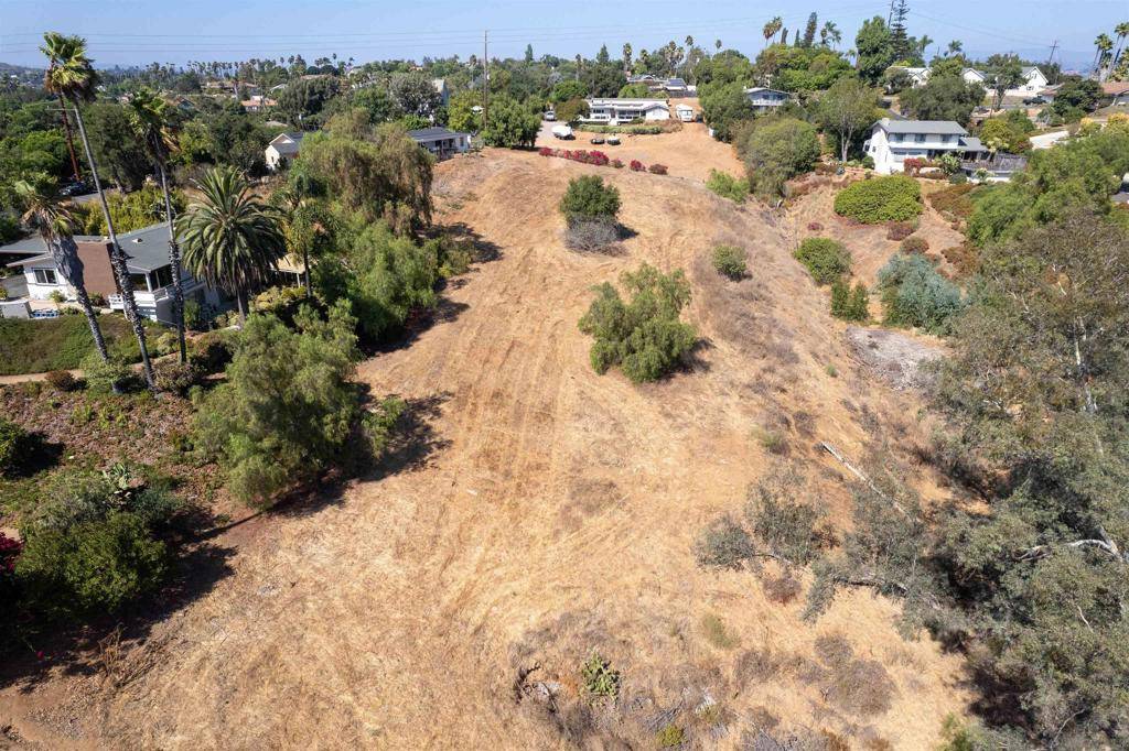 Clarence Ln, Escondido, CA 92029
