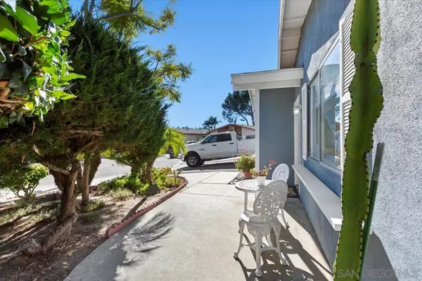 Oceanside, CA 92056,3271 Navigator Cir