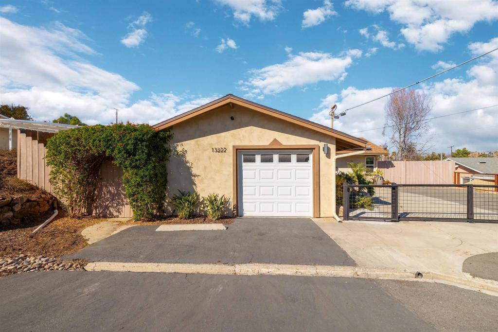 Lakeside, CA 92040,13222 Mannen Way