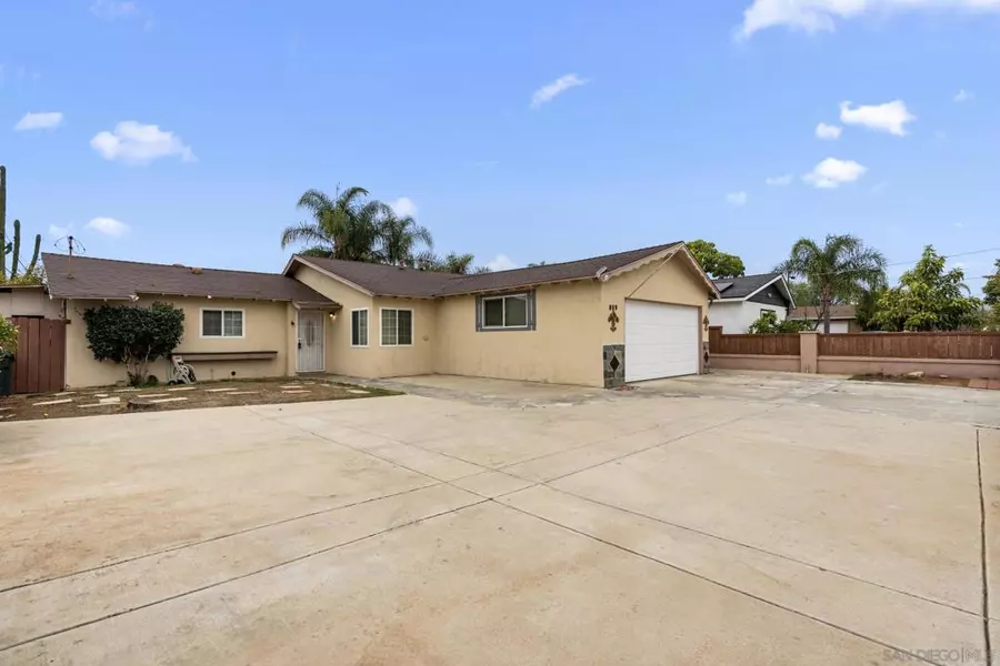 809 Aster St, Escondido, CA 92027