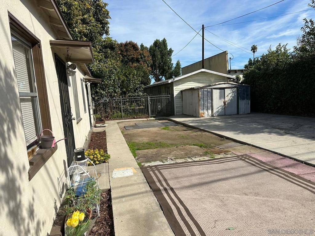 Bell Gardens, CA 90201,6414 6416 1/2 Florence Ave