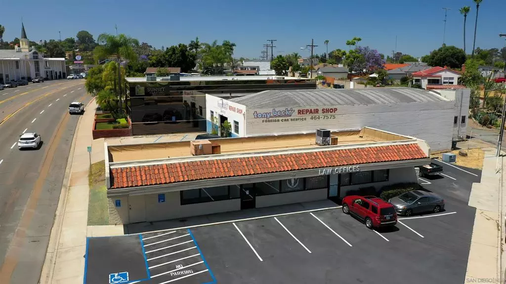 La Mesa, CA 91942,8844 La Mesa Blvd