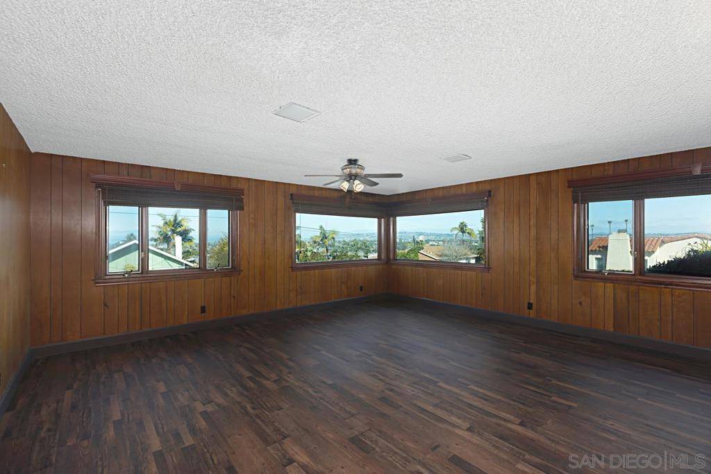 San Diego, CA 92107,4495 Brighton Avenue