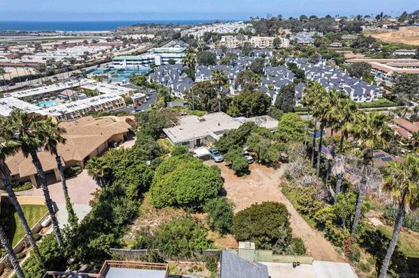 Solana Beach, CA 92075,686 Via De La Valle