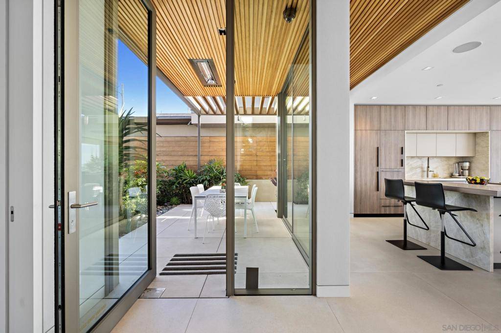 La Jolla, CA 92037,6515 Neptune Pl