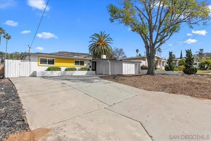 9255 Fairlawn St, Santee, CA 92071