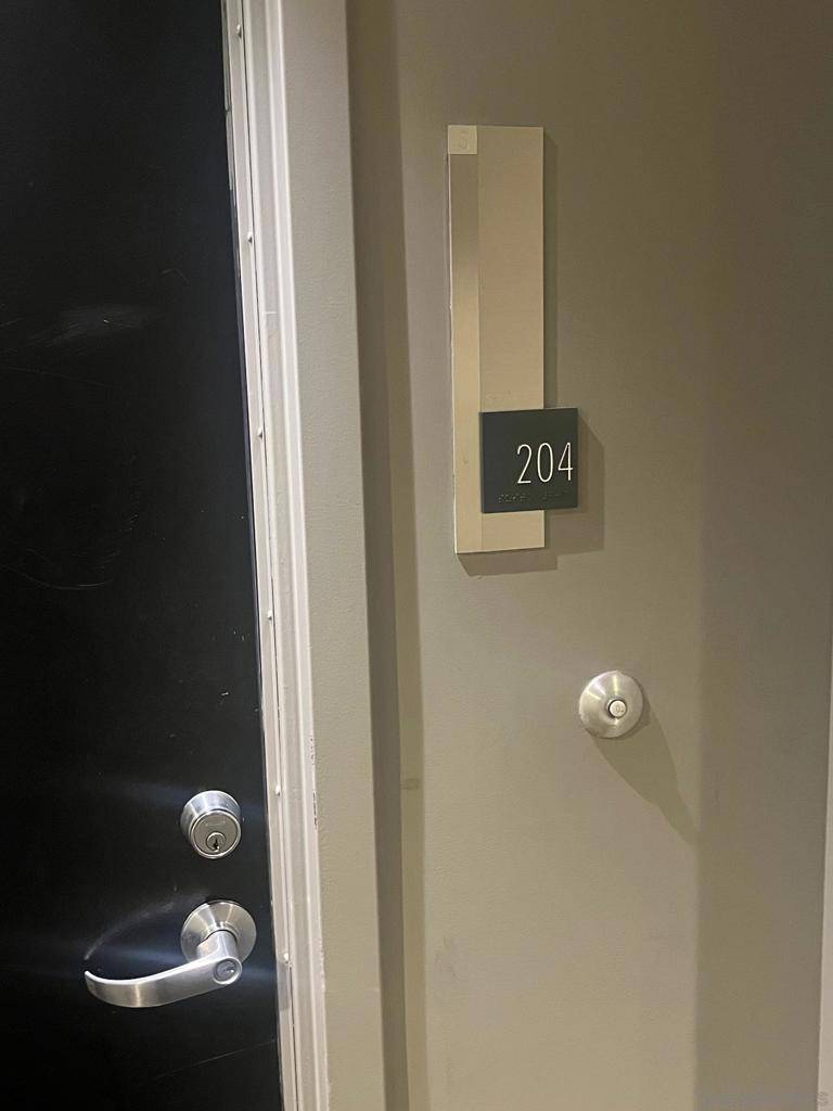 425 W Beech St #204, San Diego, CA 92101