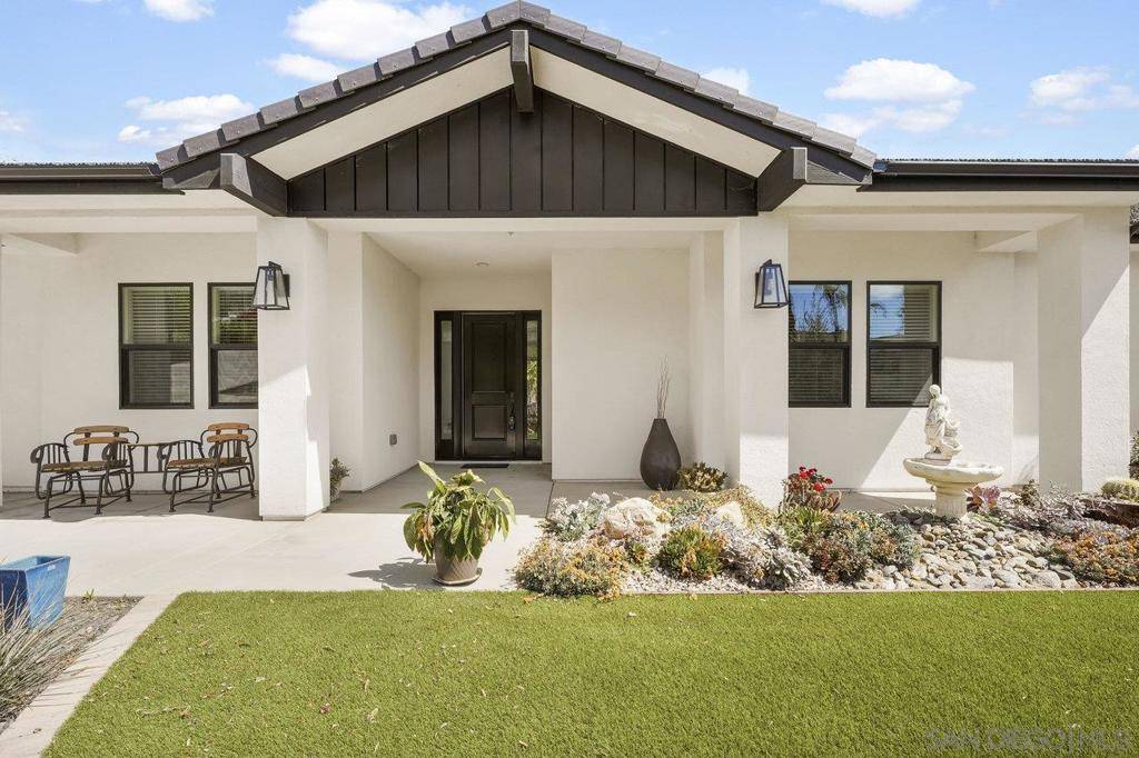 Escondido, CA 92027,1672 Citrus Hills Ln