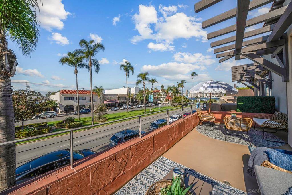 141 Orange #202, Coronado, CA 92118