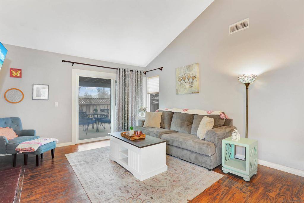 Escondido, CA 92029,1819 Castle Glen