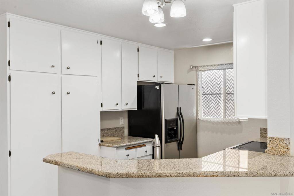 San Diego, CA 92111,7127 Camino Degrazia #127