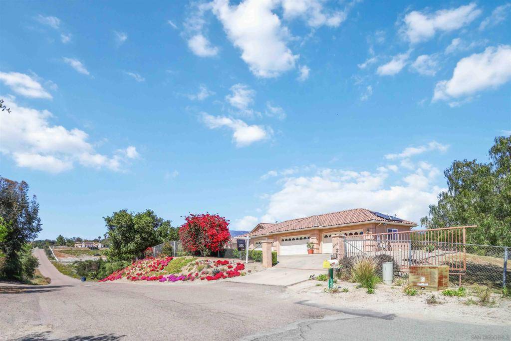 29515 The Yellow Brick Rd, Valley Center, CA 92082