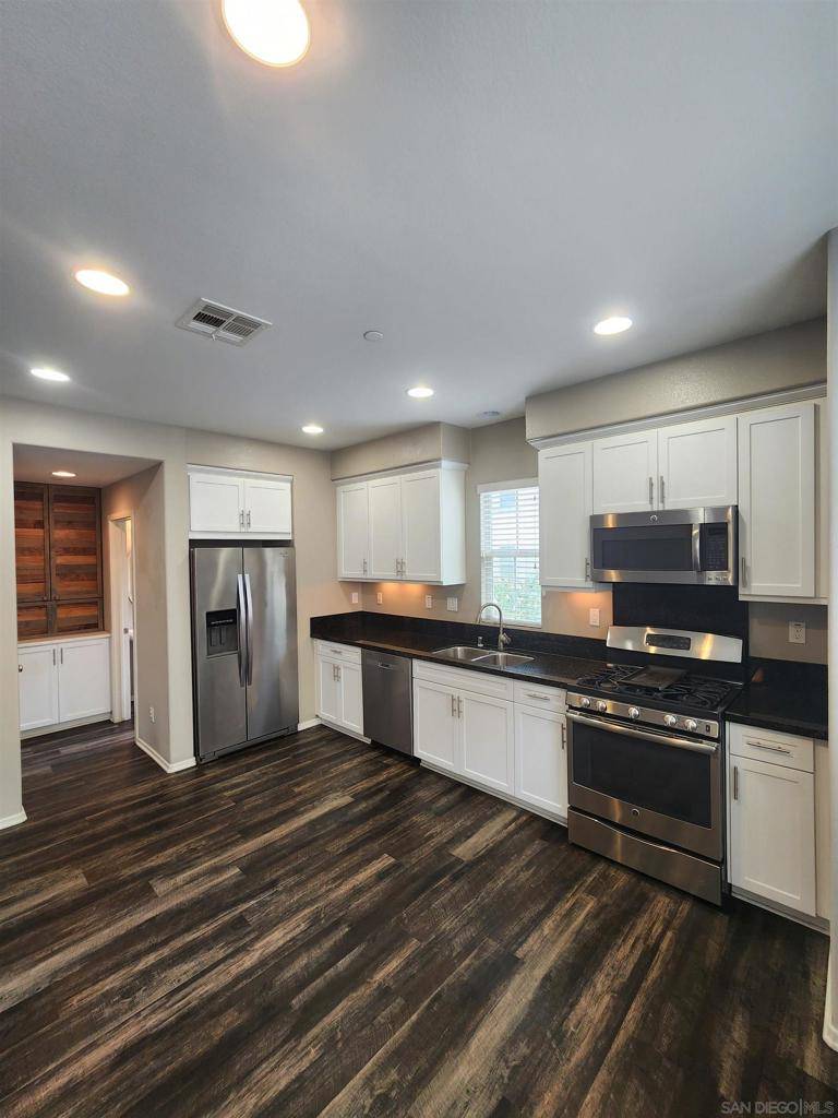 San Diego, CA 92123,5059 Juneberry Ct