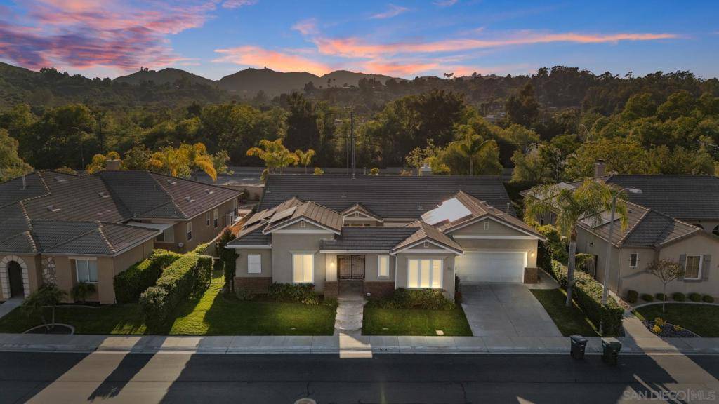 2551 Douglaston Gln, Escondido, CA 92026