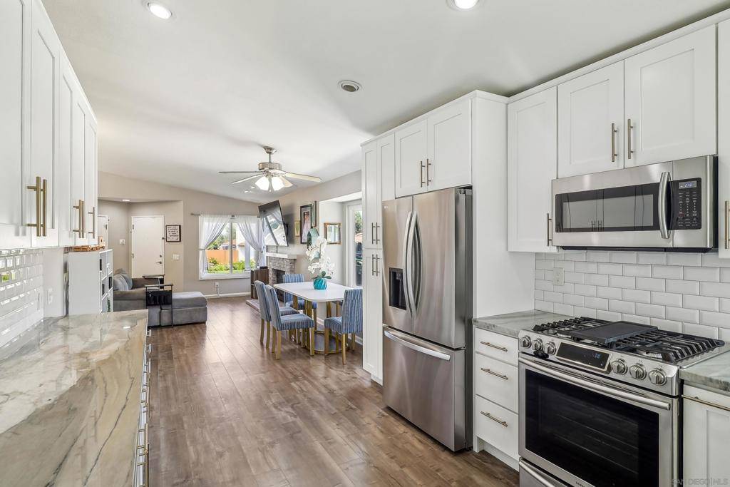 Escondido, CA 92029,2431 Bobcat Gln