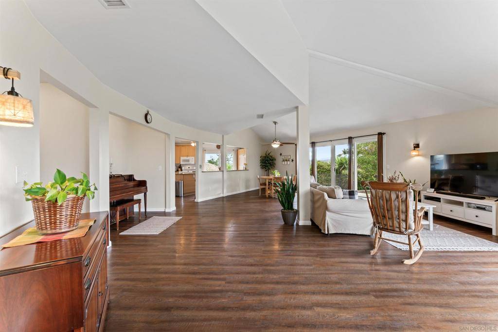 Valley Center, CA 92082,28149 Orange Terrace