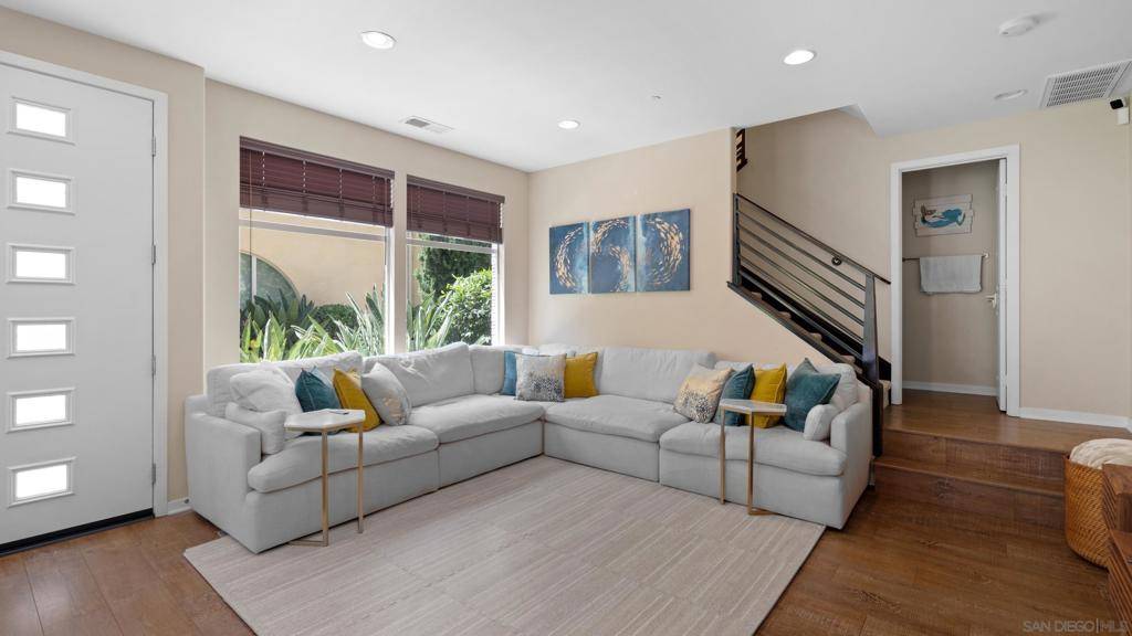 7893 Altana Way, San Diego, CA 92108