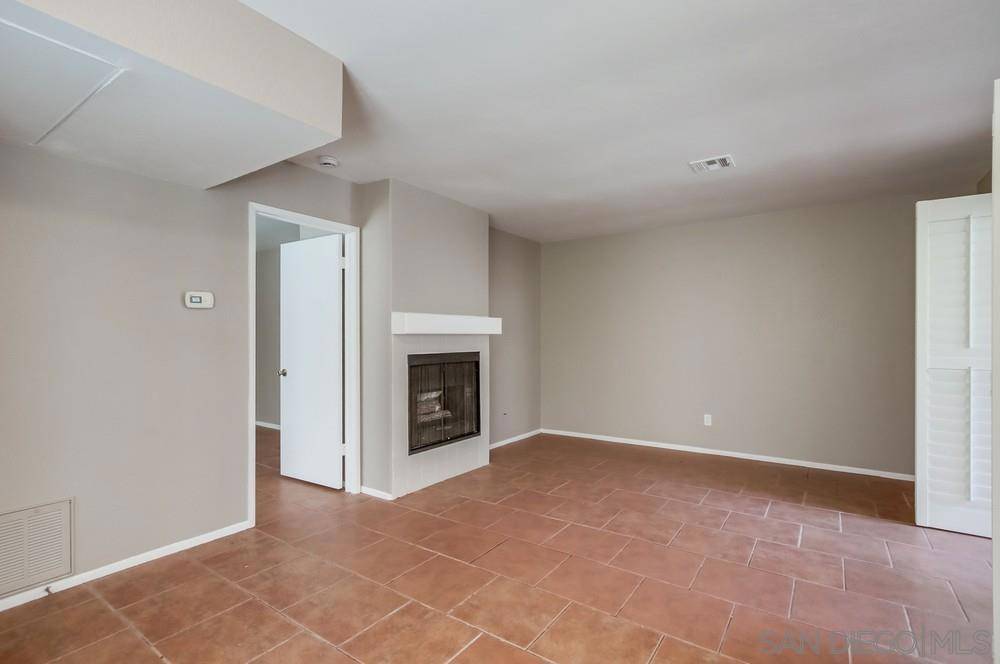 San Diego, CA 92129,10337 Azuaga St #223
