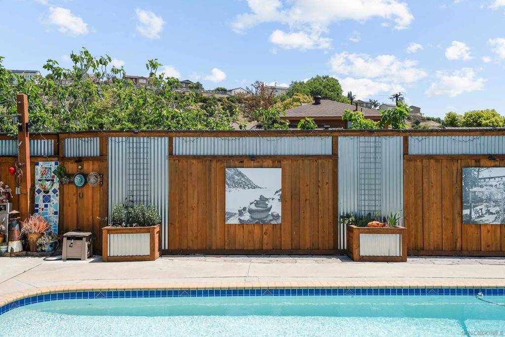 La Mesa, CA 91941,3879 Capitol St