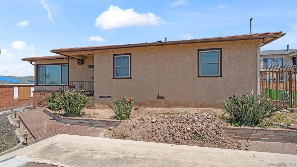 5286 Churchward St, San Diego, CA 92114