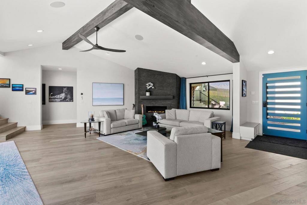 La Jolla, CA 92037,7982 Roseland Dr