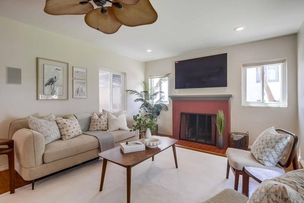 Coronado, CA 92118,309 11 E Ave