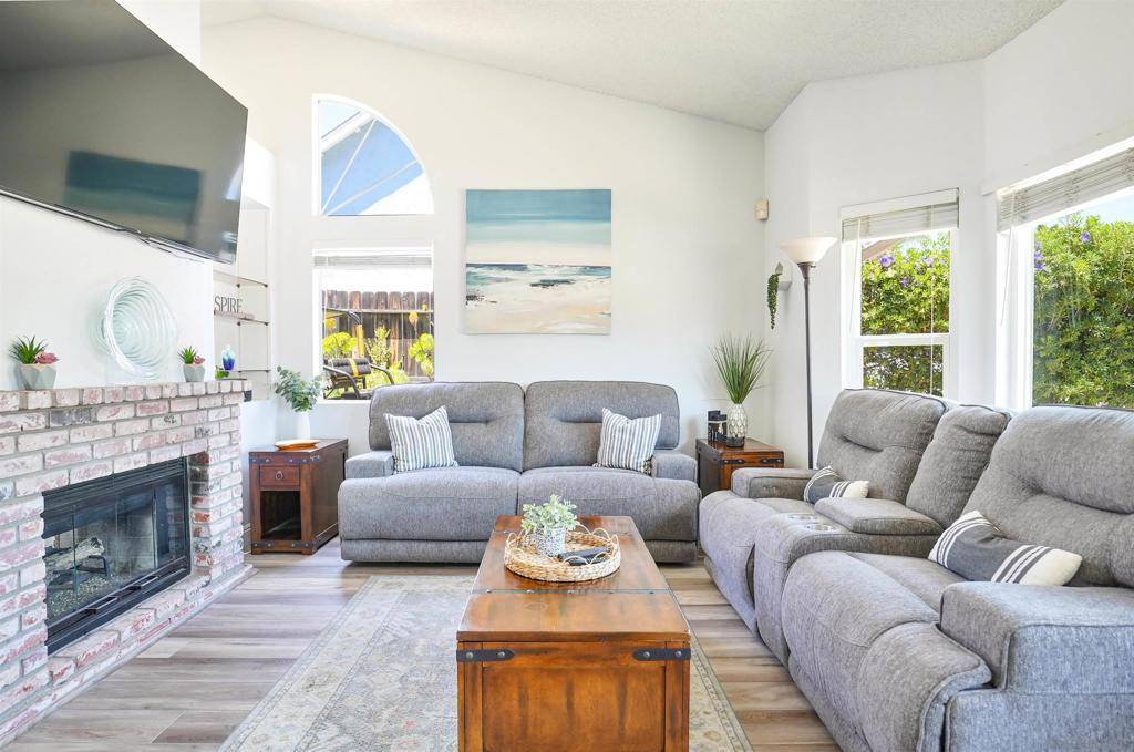 Oceanside, CA 92056,1436 Eastview Ct