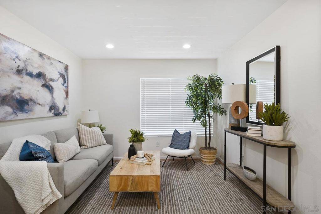 San Diego, CA 92104,3776 Alabama St #117