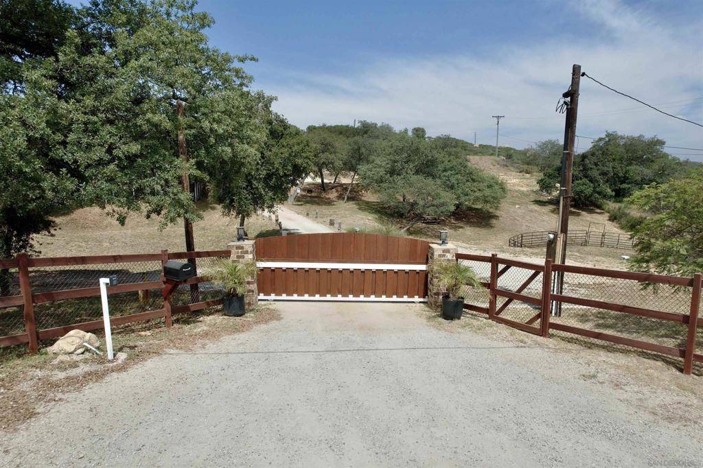 Jamul, CA 91935,20541 Cinnamon Drive