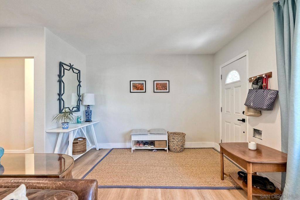 San Diego, CA 92104,3622 Landis St