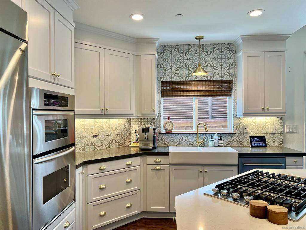Solana Beach, CA 92075,517 N Cedros