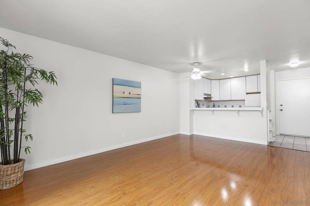 San Diego, CA 92117,4060 Huerfano  Ave #205