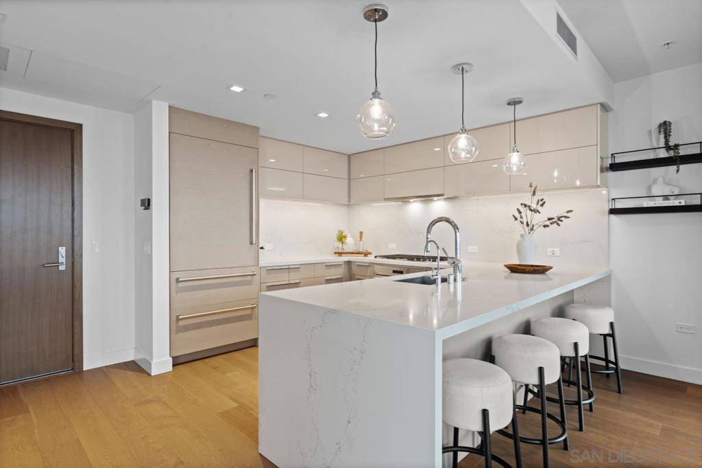 San Diego, CA 92101,888 W E St #1603