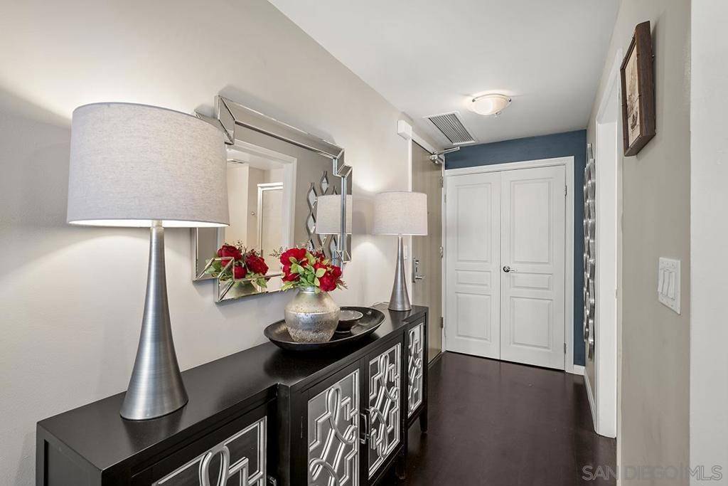 San Diego, CA 92101,555 Front St #1501