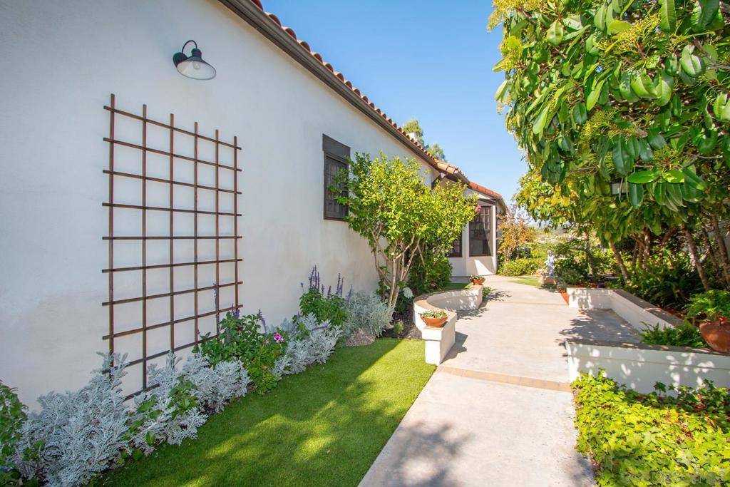 San Diego, CA 92128,17735 Devereux Rd