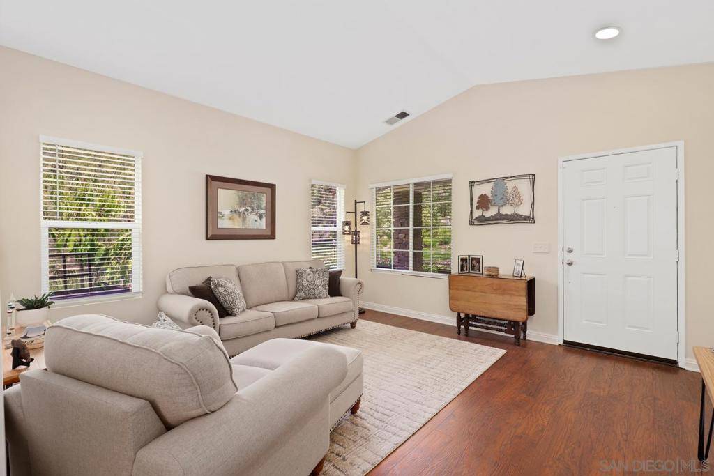 Vista, CA 92081,1694 Carriage Cir