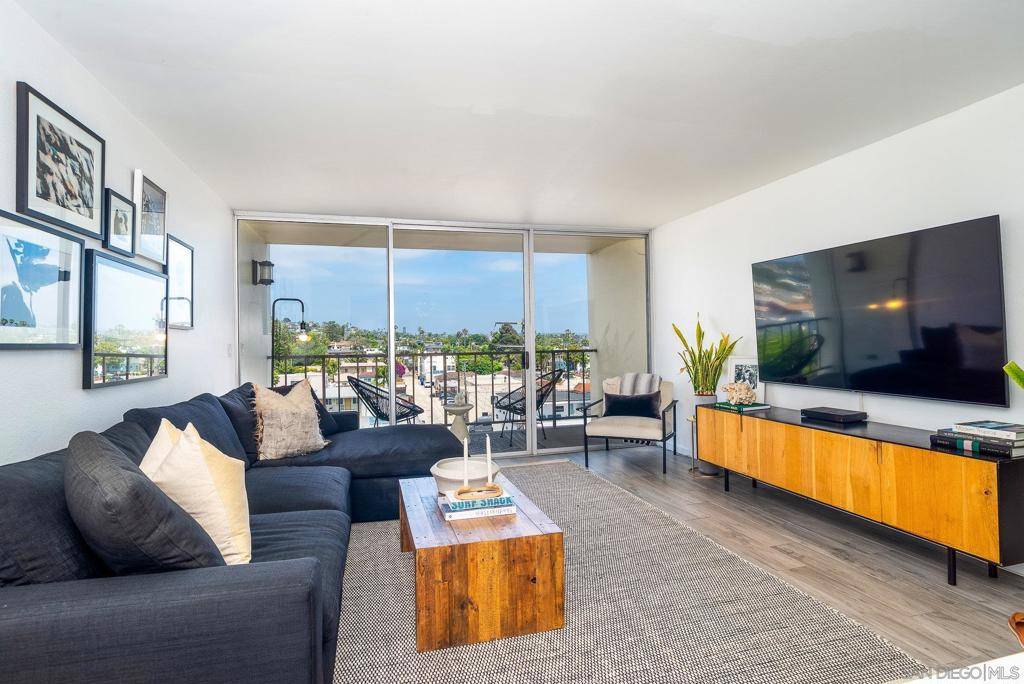 Pacific Beach (san Diego), CA 92109,4944 Cass St. #609