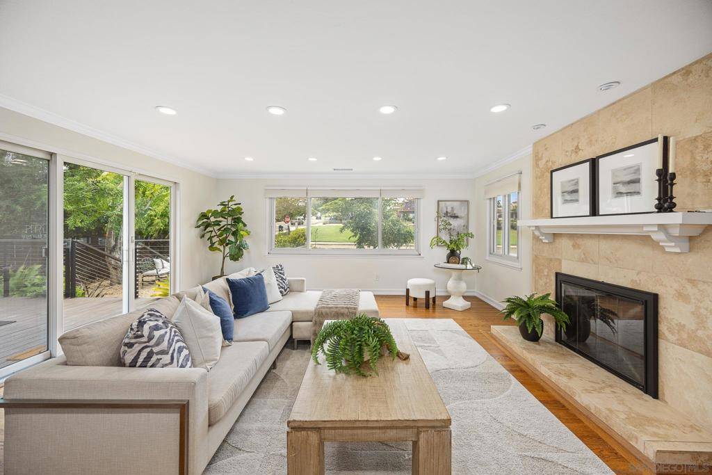San Diego, CA 92106,3602 Hyacinth Dr